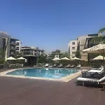 New Cairo Luxury Apartment With Privat Garden